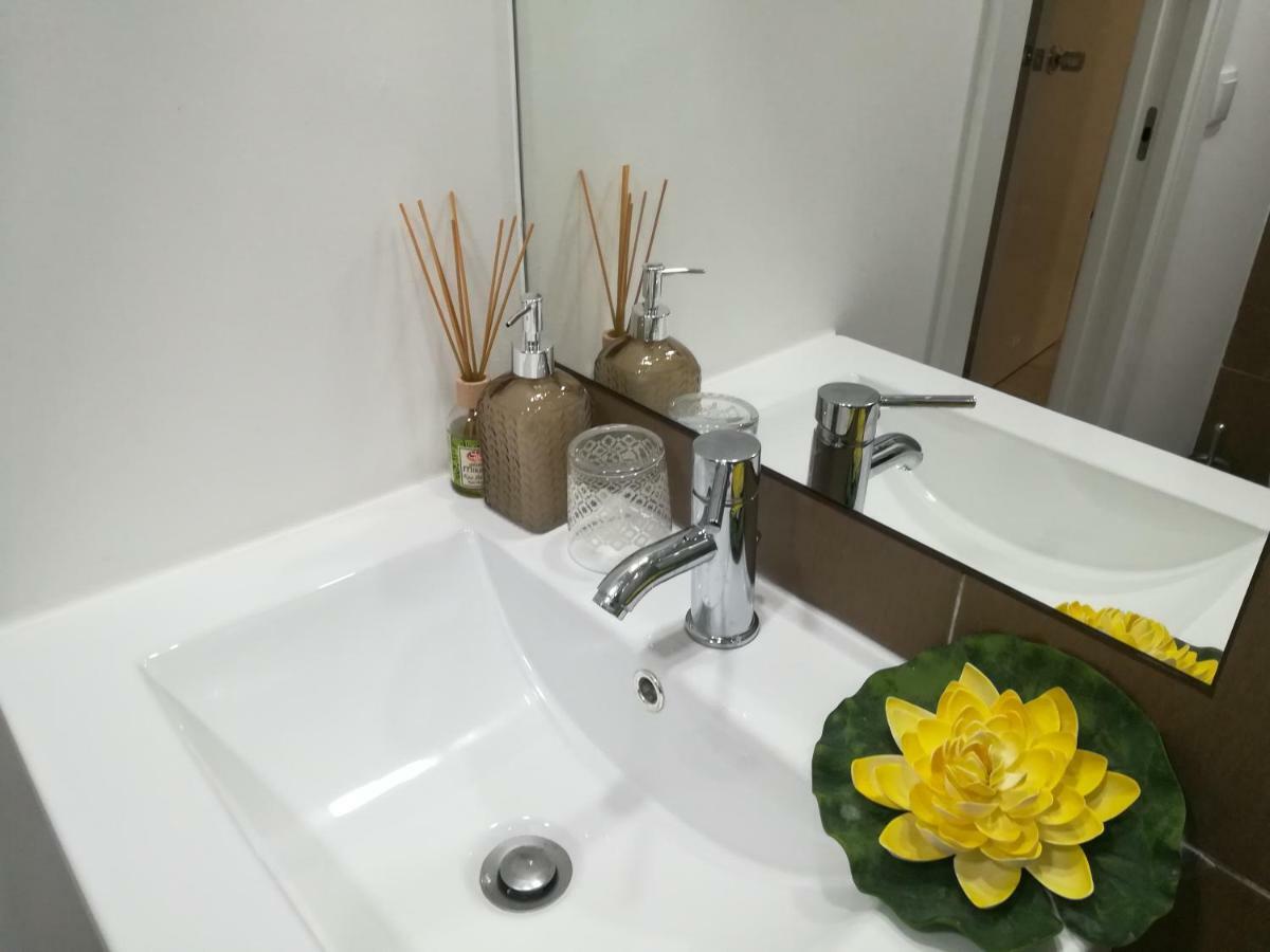 Iris Apartment Помбал Екстериор снимка