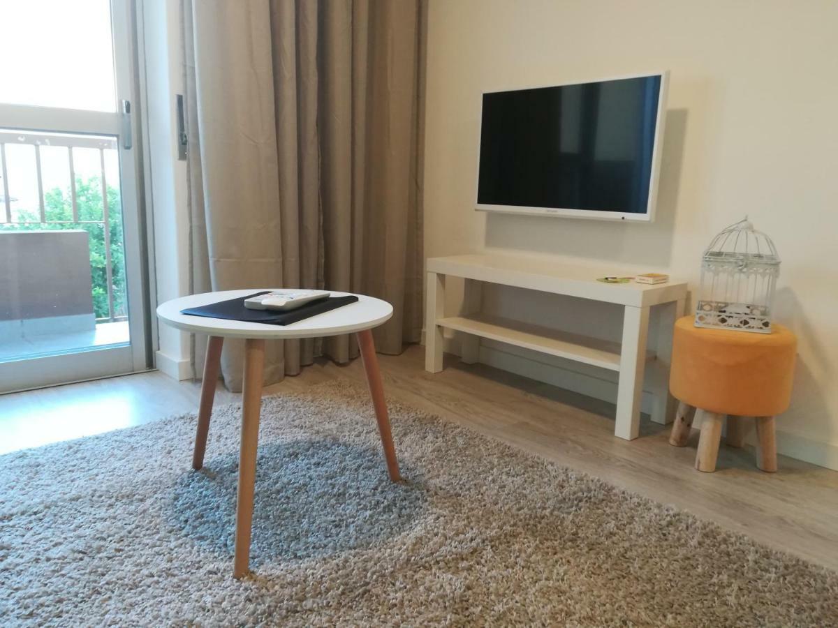Iris Apartment Помбал Екстериор снимка