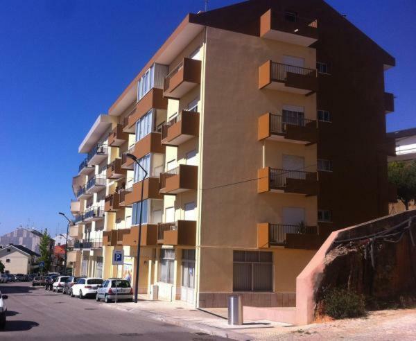 Iris Apartment Помбал Екстериор снимка